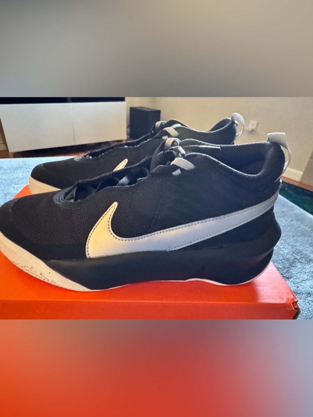 Nike Team Hustle D 10 (GS) Black Metallic Silver-Volt; Size 5Y